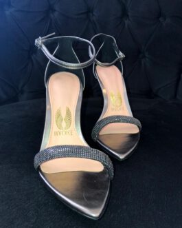 Sandália bico folha com tira em cristas